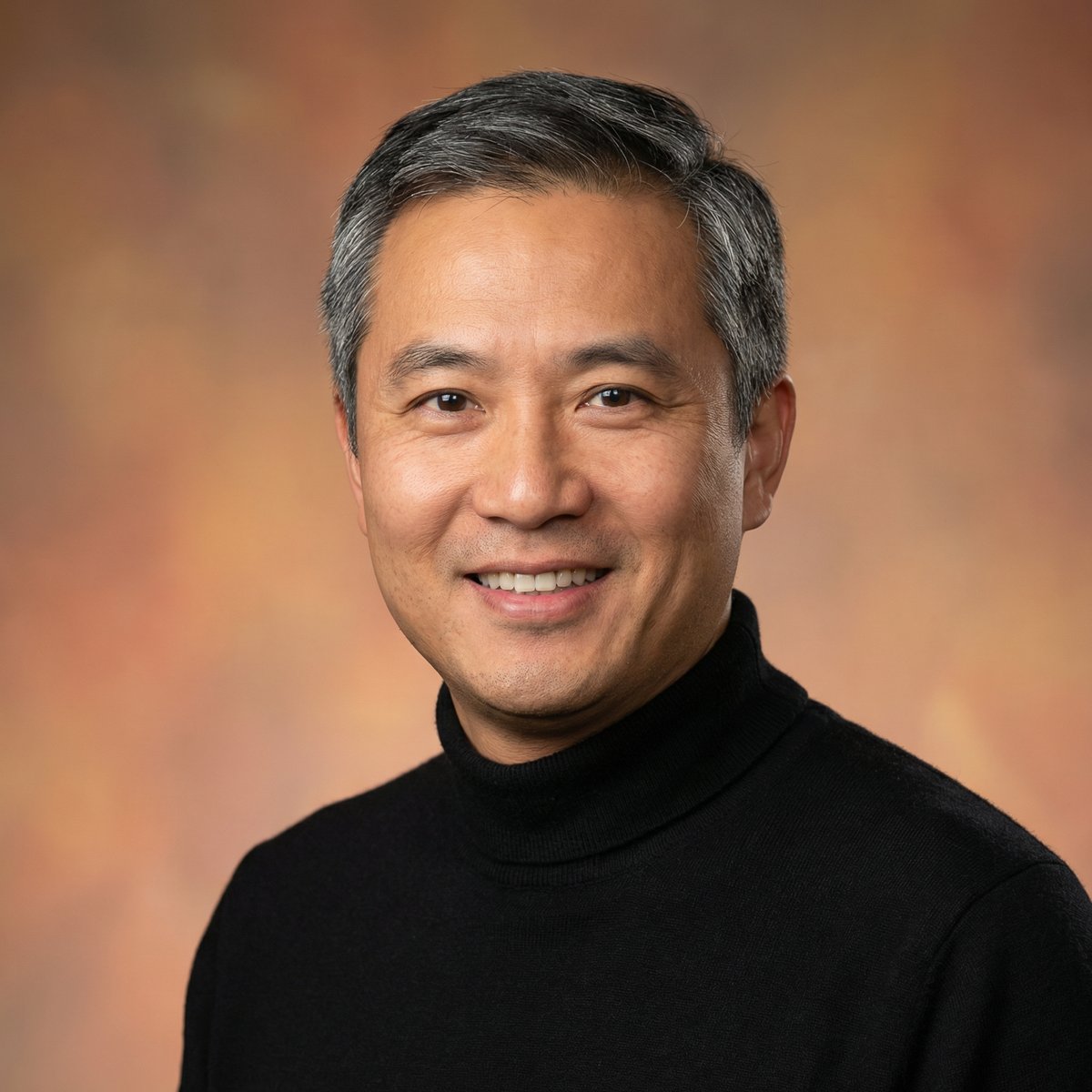 熟女人妻影视导演陈逸风